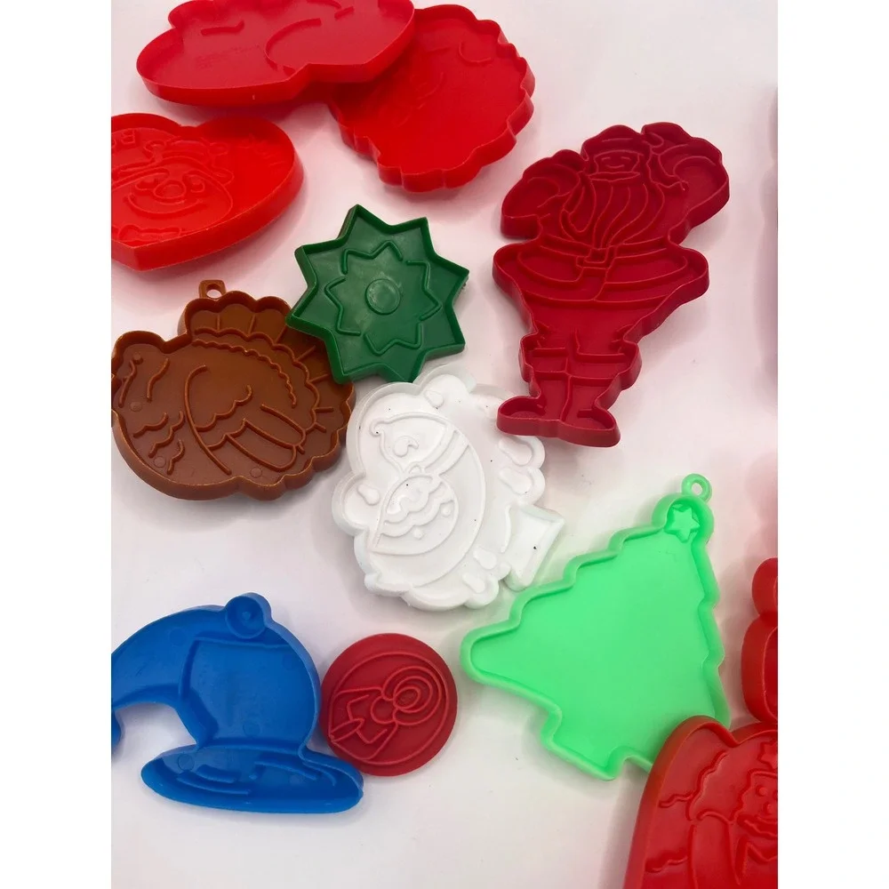 Vintage Hallmark Cookie Cutters Lot Holiday Christmas Easter Thanksgiving 15pc